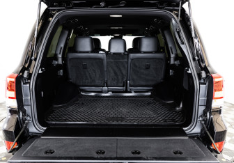 Подержанный автомобиль Toyota Land Cruiser Suv 2020 года (37 фото)
