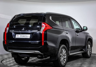 Подержанный автомобиль Mitsubishi Pajero Sport 2019 года (5 фото)