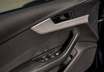 Подержанный автомобиль Audi A4 Sedan 2021 года (23 фото)