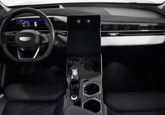 Подержанный автомобиль Geely Atlas 2024 года (15 фото)