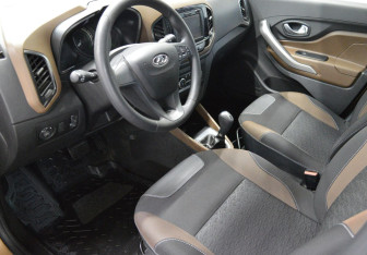 Подержанный автомобиль LADA (ВАЗ) XRAY 2017 года (10 фото)