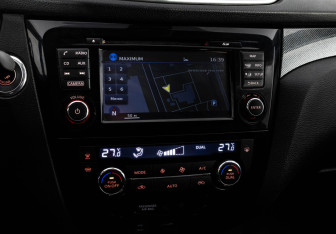 Подержанный автомобиль Nissan X-Trail 2017 года (13 фото)