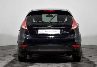 Подержанный автомобиль Ford Fiesta Hatchback 2016 года (6 фото)