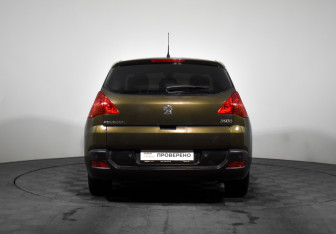 Подержанный автомобиль Peugeot 3008 2012 года (6 фото)