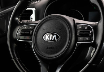Подержанный автомобиль Kia Sportage 2016 года (11 фото)