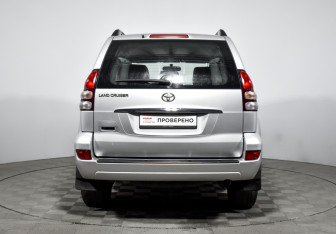 Подержанный автомобиль Toyota Land Cruiser Prado 2008 года (6 фото)
