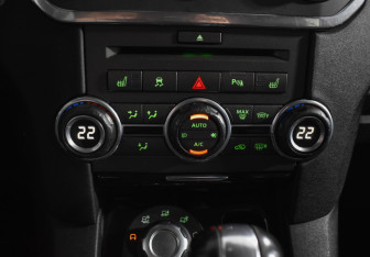 Подержанный автомобиль Land Rover Discovery 2010 года (15 фото)