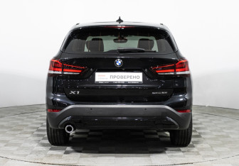 Подержанный автомобиль BMW X1 2020 года (6 фото)