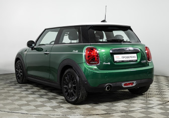 Подержанный автомобиль MINI Hatch 2021 года (7 фото)