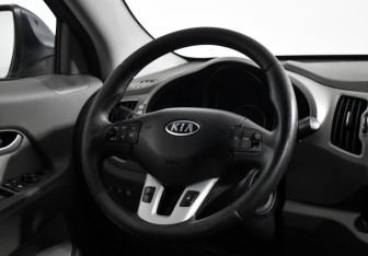 Подержанный автомобиль Kia Sportage 2011 года (15 фото)