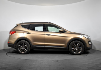 Подержанный автомобиль Hyundai Santa Fe 2013 года (4 фото)