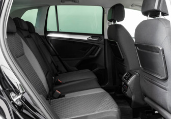 Подержанный автомобиль Volkswagen Tiguan 2020 года (23 фото)
