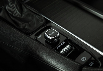 Подержанный автомобиль Volvo V90 Cross Country 2017 года (22 фото)
