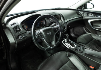 Подержанный автомобиль Opel Insignia Sedan 2013 года (11 фото)
