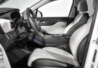 Подержанный автомобиль Hyundai Santa Fe 2022 года (11 фото)