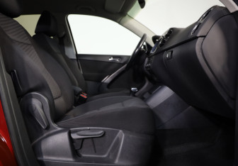Подержанный автомобиль Volkswagen Tiguan 2009 года (19 фото)