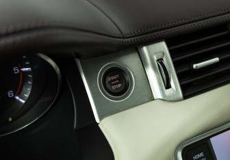 Подержанный автомобиль Land Rover Range Rover Evoque 2013 года (17 фото)