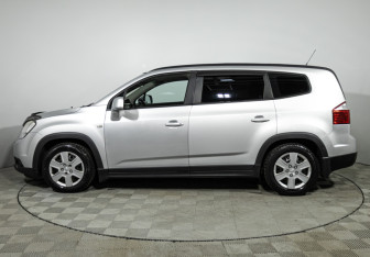 Подержанный автомобиль Chevrolet Orlando 2013 года (8 фото)