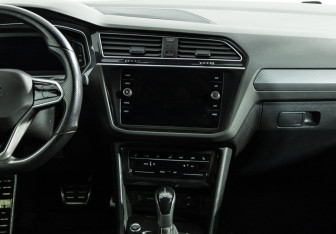 Подержанный автомобиль Volkswagen Tiguan 2020 года (14 фото)