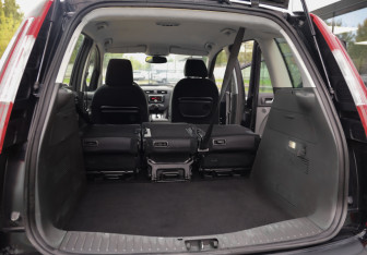 Подержанный автомобиль Ford C-MAX 2008 года (27 фото)