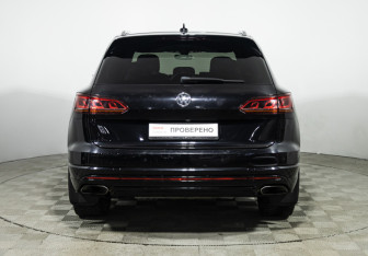 Подержанный автомобиль Volkswagen Touareg 2019 года (6 фото)