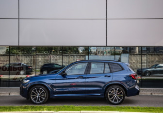 Подержанный автомобиль BMW X3 2021 года (9 фото)