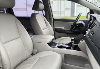 Подержанный автомобиль Kia Carnival 2019 года (14 фото)