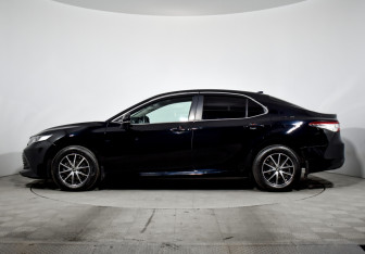 Подержанный автомобиль Toyota Camry Sedan 2020 года (8 фото)