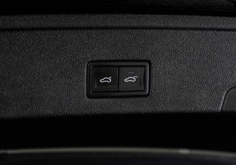 Подержанный автомобиль Volkswagen Touareg 2019 года (36 фото)