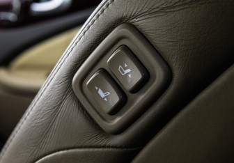 Подержанный автомобиль Hyundai Equus 2012 года (19 фото)