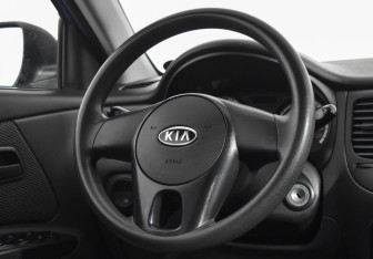 Подержанный автомобиль Kia Rio Hatchback 2010 года (14 фото)