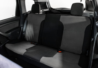 Подержанный автомобиль Renault Duster 2015 года (14 фото)