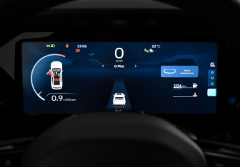 Подержанный автомобиль Geely Monjaro 2023 года (21 фото)