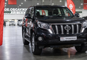 Подержанный автомобиль Toyota Land Cruiser Prado 2013 года (3 фото)