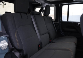 Подержанный автомобиль Jeep Wrangler 2023 года (10 фото)