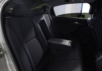 Подержанный автомобиль Peugeot 508 Sedan 2012 года (14 фото)