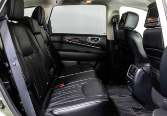 Подержанный автомобиль Infiniti QX60 2016 года (25 фото)