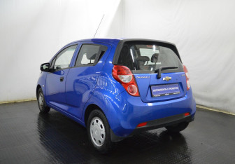 Подержанный автомобиль Chevrolet Spark 2013 года (7 фото)