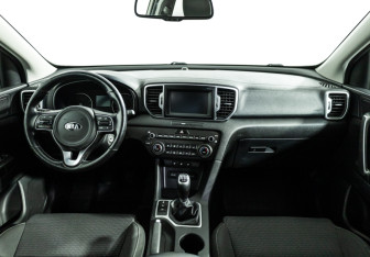 Подержанный автомобиль Kia Sportage 2018 года (13 фото)