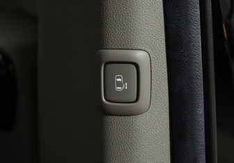 Подержанный автомобиль Kia Carnival 2019 года (24 фото)