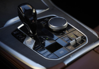 Подержанный автомобиль BMW X5 2020 года (22 фото)