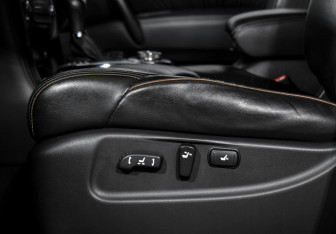 Подержанный автомобиль Nissan Patrol 2014 года (10 фото)