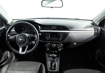 Подержанный автомобиль Kia Rio Hatchback 2020 года (13 фото)