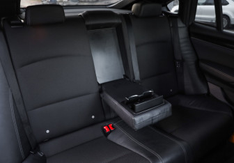 Подержанный автомобиль BMW X4 2016 года (26 фото)