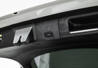 Подержанный автомобиль Geely Tugella 2023 года (16 фото)