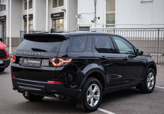 Подержанный автомобиль Land Rover Discovery Sport 2018 года (6 фото)