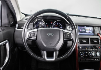 Подержанный автомобиль Land Rover Discovery Sport 2016 года (11 фото)