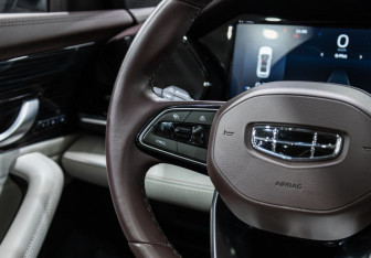 Подержанный автомобиль Geely Monjaro 2023 года (28 фото)