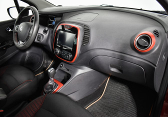 Подержанный автомобиль Renault Kaptur 2018 года (12 фото)