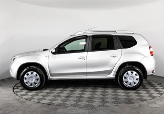 Подержанный автомобиль Nissan Terrano 2017 года (8 фото)